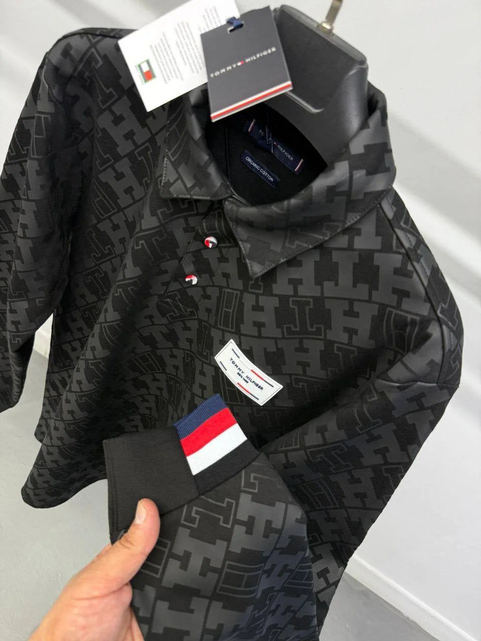 TOMMY HİLFİGER
TH Sweetshirt