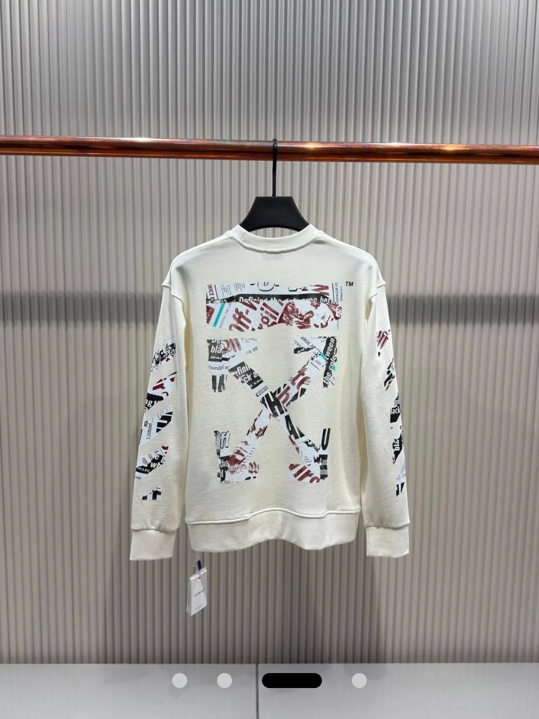 OFF WHITE
Graffiti Sweatshirt
